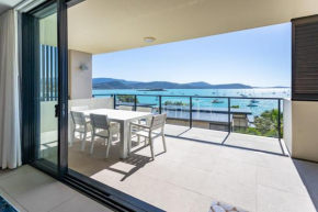3 Bedroom Ultimate Luxury Waterfront, Cannonvale
